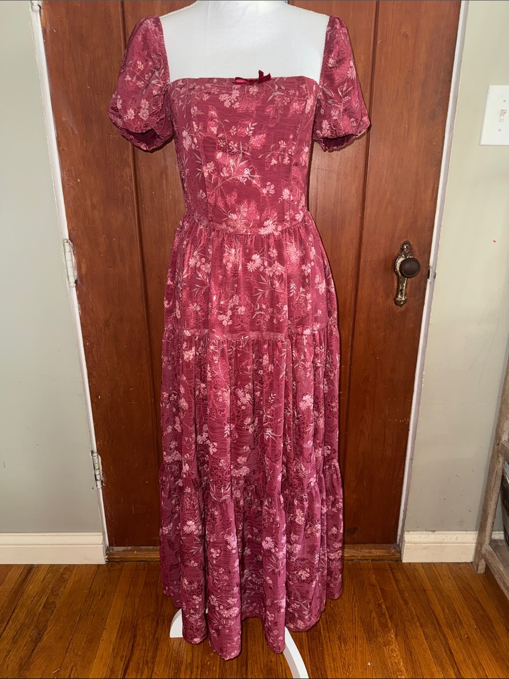 ALTAR’D STATE Gorgeous Holiday Square Neck Floral Maxi Dress in Deep Rose S